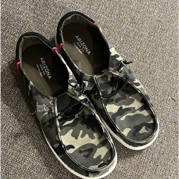 Arizona Women’s Slip-Ons Camo 9.5 - Picture 1 of 4